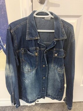 Vintage Faded Blue Denim Cropped
Jacket